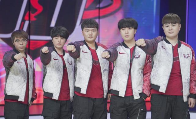 凭借出色的 凭借出色的